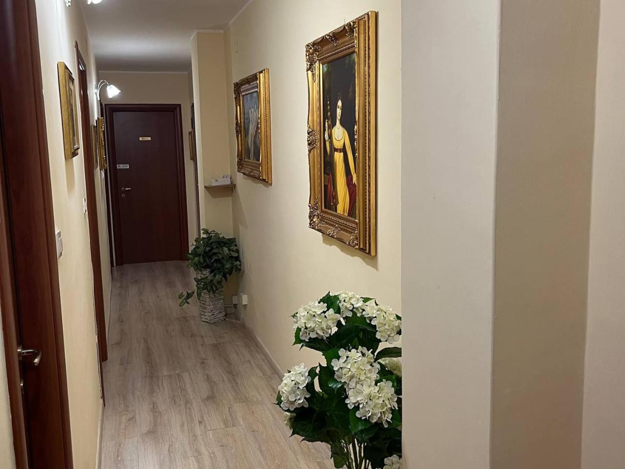 Il Petalo Di Cristallo Crotone Buitenkant foto